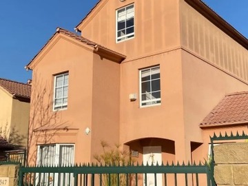 Casa en venta en Alamillo, Quilicura - 4 dormitorios, 3 baños