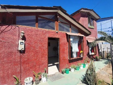 Casa en venta en Oportunidad Única para Inversión Inmobiliaria (134867), Coquimbo - 4 dormitorios, 2 baños