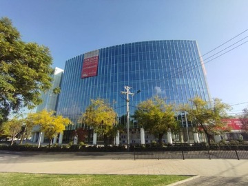 Local Comercial en arriendo mensual en Avenida Apoquindo 7331, Las Condes - 3 dormitorios, 1 baño