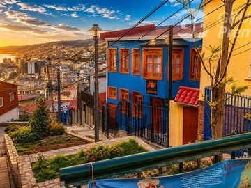 Casa en venta en Capitan Muñoz Gamero 119, Valparaíso - 8 dormitorios, 12 baños