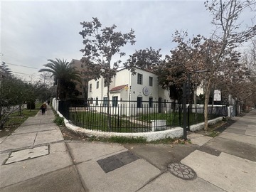 Local Comercial en arriendo mensual en Plaza la Alcaldesa, Providencia - 4 baños