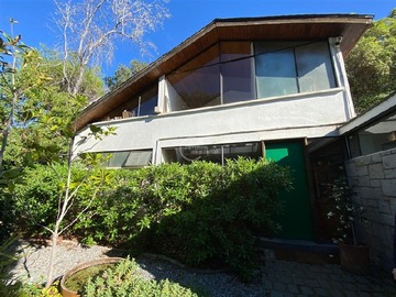 Casa en arriendo mensual en P. De valdivia norte / los conquistadores, Providencia - 4 dormitorios, 3 baños