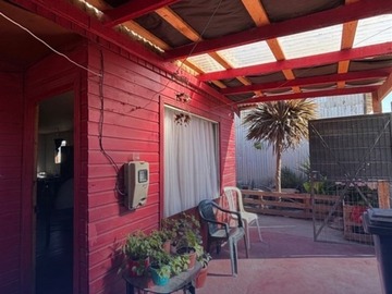 Casa en venta en 12 oriente, Talca - 4 dormitorios, 2 baños