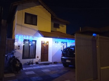 Casa en venta en Estero Covarrubias, Puente Alto - 3 dormitorios, 2 baños
