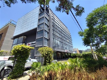 Local Comercial en arriendo mensual en Alonso de Cordova / Nueva Costanera, Vitacura - 3 baños