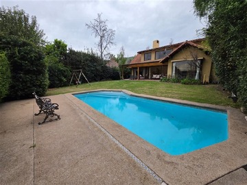 Casa en venta en Los fresnos, Huechuraba - 5 dormitorios, 5 baños