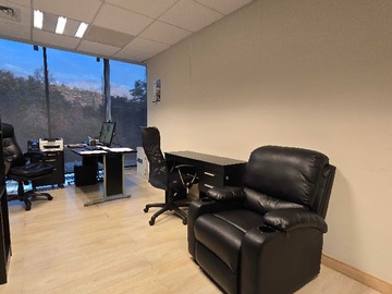 Oficina en arriendo mensual en Inversión Ideal en Área Comercial. (169593), Las Condes - 1 baño