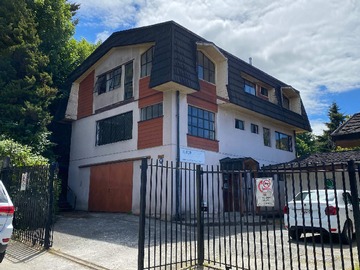 Oficina en arriendo mensual en Edificio para arriendo en Dr Martin (63201), Puerto Montt - 5 baños