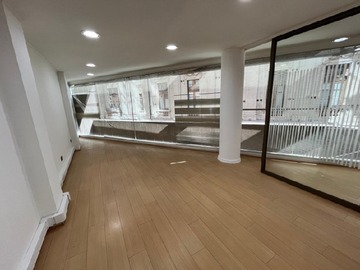 Oficina en arriendo mensual en La Bolsa 81, Santiago - 7 dormitorios, 4 baños