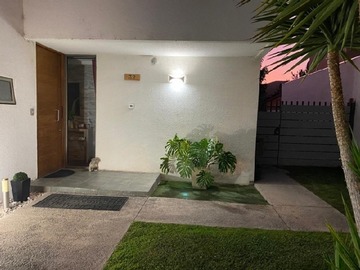 Venta / Casa / Colina