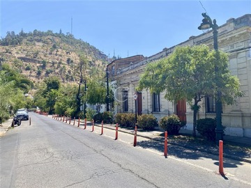 Oficina en venta en Capellán Abarzúa / Nueva Dardignac, Providencia - 6 dormitorios, 2 baños