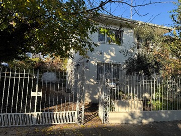 Casa en venta en Oportunidad de casa en ÑUÑOA (96425), Ñuñoa - 3 dormitorios, 3 baños