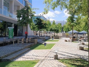 Local Comercial en arriendo mensual en Avenida la Dehesa, Lo Barnechea - 2 baños