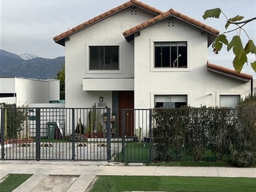 Casa en venta en Hacienda El Peñón, Puente Alto - 3 dormitorios, 3 baños