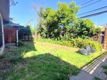 Local Comercial en venta en Las Hualtatas / Las Tranqueras, Vitacura - 5 dormitorios, 2 baños