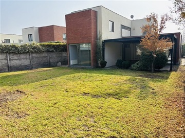 Casa en venta en Condominio Santa Luz, Colina - 5 dormitorios, 4 baños