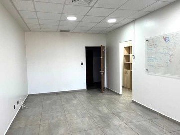 Oficina en arriendo mensual en Oficina de 42 M2 en Edificio Telar (141030), Temuco - 1 dormitorio, 2 baños