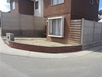 Casa en venta en SCL_75964Portugal Sur, Condominio Cumbres del Sauce 1, Coquimbo - 3 dormitorios, 2 baños