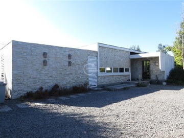Casa en venta en condominio el algarrobal 2, Colina - 5 dormitorios, 5 baños