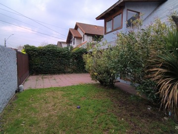 Casa en venta en Vitacura, Vitacura - 4 dormitorios, 4 baños