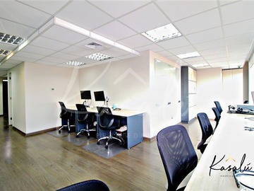 Oficina en venta en Metro Pedro de Valdivia, Providencia - 3 dormitorios, 2 baños