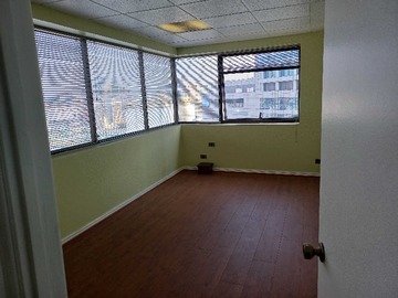 Oficina en venta en Metro Tobalaba (176410), Providencia - 1 dormitorio, 1 baño