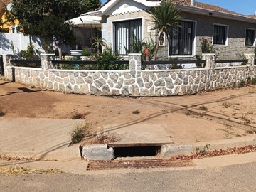 Casa en arriendo mensual en Jorge matte los castaños, Algarrobo - 4 dormitorios, 3 baños