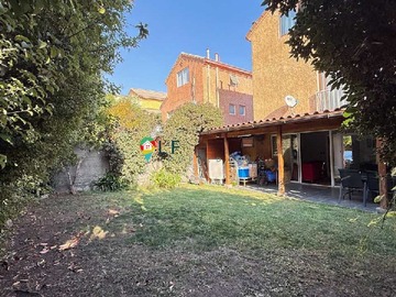 Casa en venta en Huechuraba, 3 pisos, condominio, ubicación (161509), Huechuraba - 4 dormitorios, 4 baños