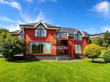 Casa en arriendo mensual en Condominio los pirineos pelluco alto, Puerto Montt - 6 dormitorios, 4 baños