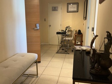 Oficina en venta en 1 cuadra de plaza de armas, Chillán - 2 dormitorios, 2 baños