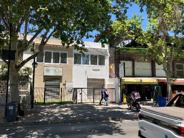 Local Comercial en arriendo mensual en Avenida Sucre 2515, Ñuñoa - 5 dormitorios, 4 baños