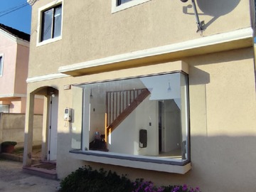 Casa en arriendo mensual en Peñablanca, Villa Alemana - 3 dormitorios, 2 baños