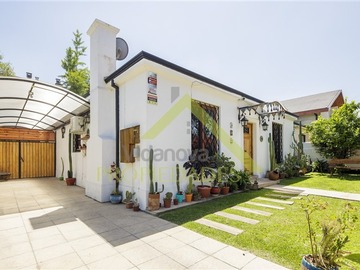 Casa en venta en Echeñique-ortuzar, Ñuñoa - 3 dormitorios, 5 baños