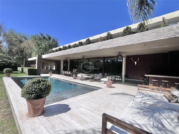 Casa en arriendo mensual en Club de Golf Las Brisas de Chicureo, Colina - 5 dormitorios, 5 baños