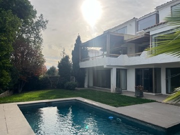 Casa en arriendo mensual en Mirador de los dominicos | colegio wenlock, Las Condes - 6 dormitorios, 4 baños