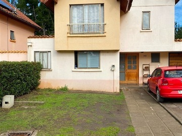Casa en venta en Av lomas de la luz 3995, Curauma, Valparaíso - 5 dormitorios, 3 baños