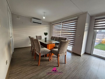 Casa en arriendo mensual en Avenida Laguna 3581, Padre Hurtado, Región Metropolitana de Santiago 9710000, Chile, Padre Hurtado - 3 dormitorios, 3 baños