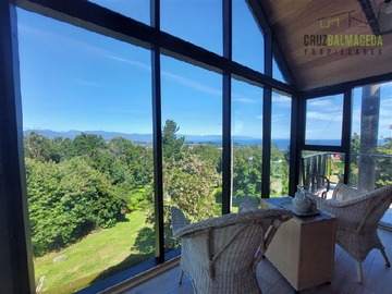 Casa en venta en Rebajada en un 20% - Amplia casa con Quincho, Bodega y Cancha de Tenis - Lomas de Reloncaví, Puerto Montt - 6 dormitorios, 4 baños