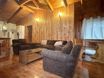Casa en arriendo mensual en Se arrienda casa cerca del centro de Pucón (101372), Pucón - 3 dormitorios, 2 baños