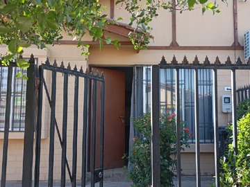 Casa en arriendo mensual en Arriendo Casa 3D1B Padre Hurtado - 3 dormitorios, 1 baño