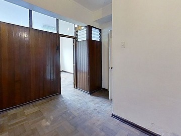 Oficina en venta en Metro universidad de chile, Santiago - 1 dormitorio, 1 baño