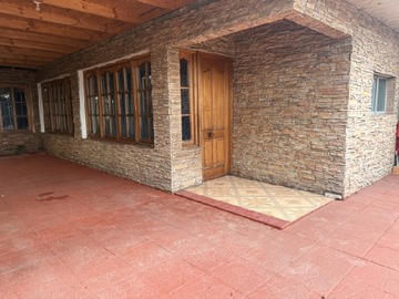 Casa en arriendo mensual en Población aguas negras, Curicó - 4 dormitorios, 2 baños