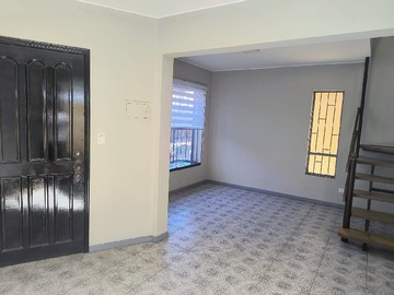 Casa en venta en Hermoso Chalet de Tres Pisos en Playa Ancha. - 4 dormitorios, 3 baños