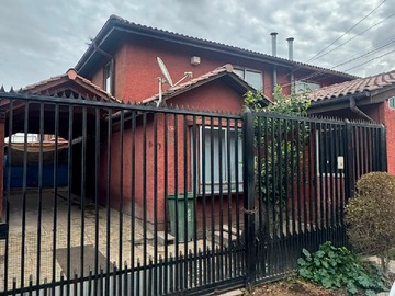 Casa en venta en Casas Modelo Ubicada en Ciudad Nueva Renca ) - 4 dormitorios, 2 baños
