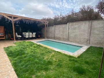 Casa en venta en altos del parque norte, Peñalolén - 4 dormitorios, 4 baños