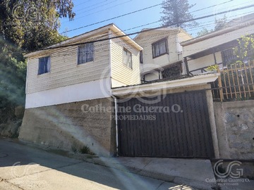 Casa en venta en Esmeralda 81, Valparaíso - 4 dormitorios, 3 baños
