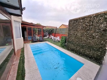 Casa en arriendo mensual en Valle Lo Campino, Quilicura - 4 dormitorios, 3 baños