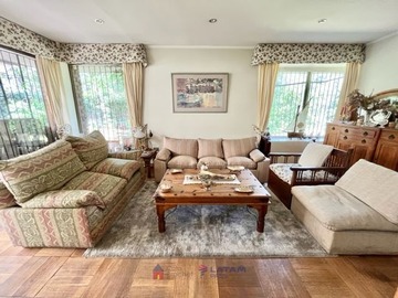 Casa en venta en Clinica alemana- jardin de este, Vitacura - 5 dormitorios, 4 baños