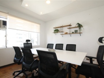 Oficina en arriendo mensual en Metro Santa Lucia // Miraflores // Alameda, Santiago - 4 dormitorios, 2 baños