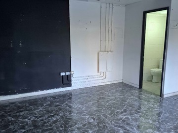 Local Comercial en arriendo mensual en Excelente Inversión en Lugar Estratégico (171497), Santiago - 1 baño